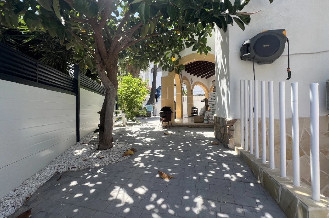 Villa in Denia(Galeretes) te koop, woonoppervlakte 100 m², Bouwjaar 1990, Staat gemoderniseerd, + Verwarming, Airconditioning, grondstuk 300 m², 2 slapkamer, 2 badkamer, ref.: GC-0124-17