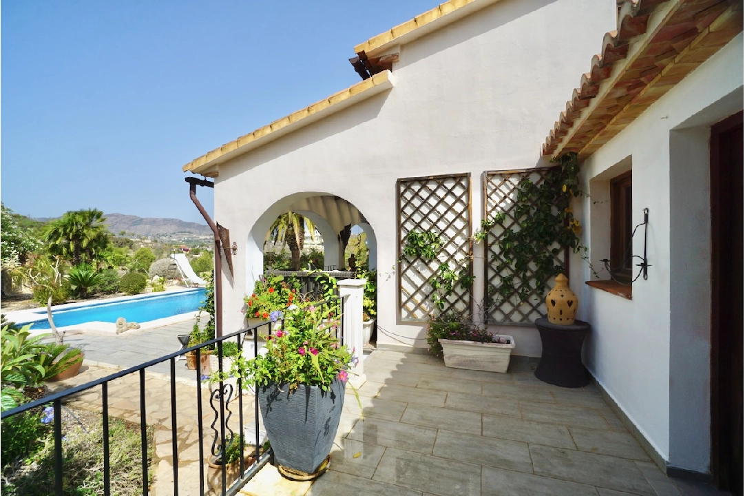 Finca in Benissa(Partida Llenes) te koop, woonoppervlakte 326 m², Airconditioning, grondstuk 18203 m², 3 slapkamer, 3 badkamer, Zwembad, ref.: CA-F-1784-AMBI-22