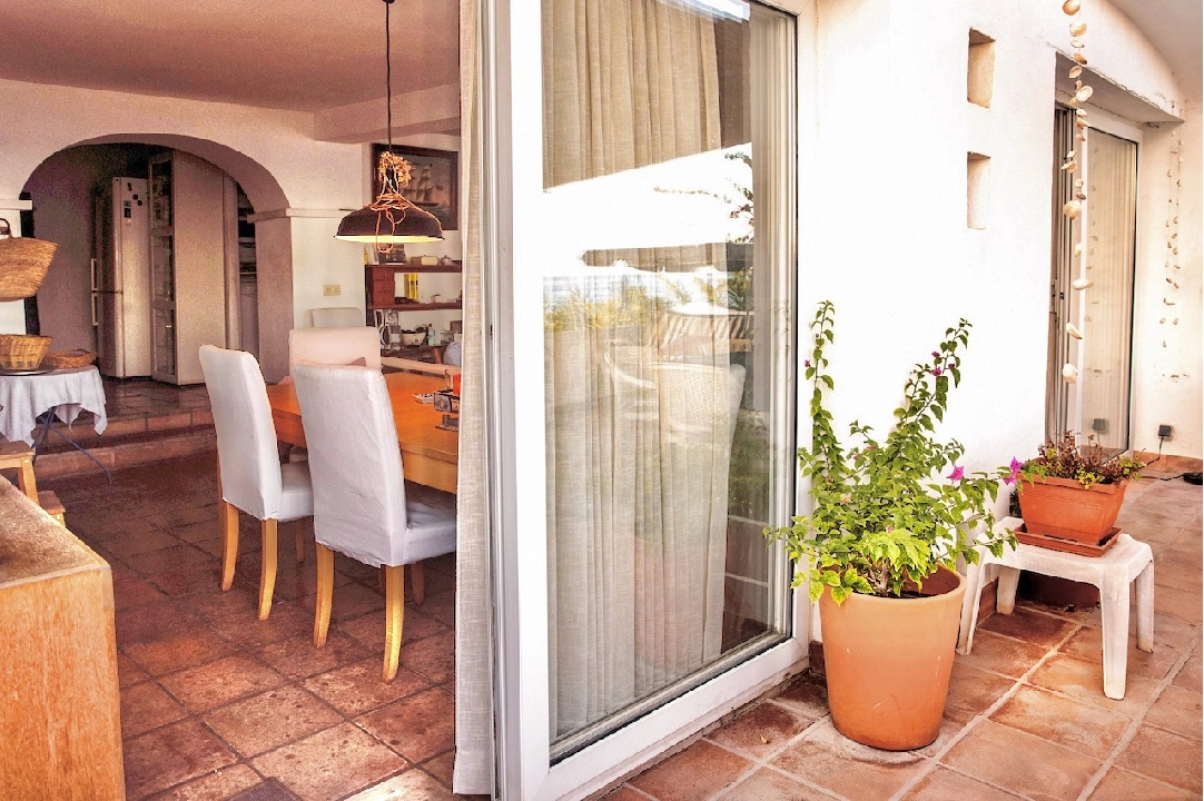 Apartment in Moraira(Moraira Centre) te koop, woonoppervlakte 110 m², grondstuk 440 m², 4 slapkamer, 1 badkamer, ref.: CA-A-1789-AMBE-6