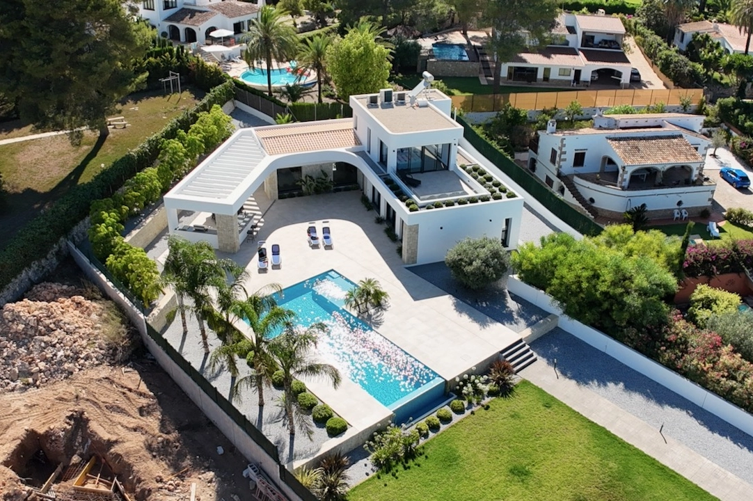 Villa in Javea(Pinosol) te koop, woonoppervlakte 260 m², Staat Eerste bewoning, + Vloerverwarming, Airconditioning, grondstuk 1866 m², 4 slapkamer, 3 badkamer, Zwembad, ref.: CA-H-1790-AMBE-44