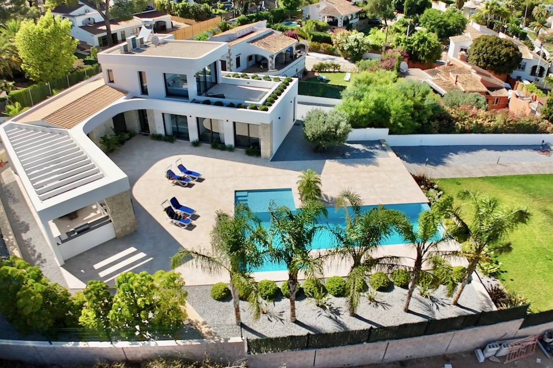 Villa in Javea(Pinosol) te koop, woonoppervlakte 260 m², Staat Eerste bewoning, + Vloerverwarming, Airconditioning, grondstuk 1866 m², 4 slapkamer, 3 badkamer, Zwembad, ref.: CA-H-1790-AMBE-45