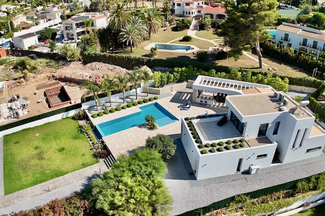 Villa in Javea(Pinosol) te koop, woonoppervlakte 260 m², Staat Eerste bewoning, + Vloerverwarming, Airconditioning, grondstuk 1866 m², 4 slapkamer, 3 badkamer, Zwembad, ref.: CA-H-1790-AMBE-49