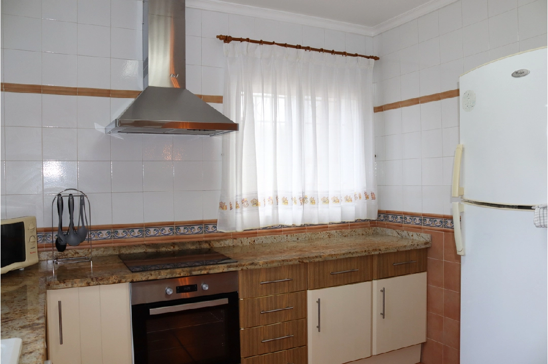 Villa in Orba te koop, woonoppervlakte 154 m², grondstuk 813 m², 4 slapkamer, 2 badkamer, Zwembad, ref.: PT-24001-8