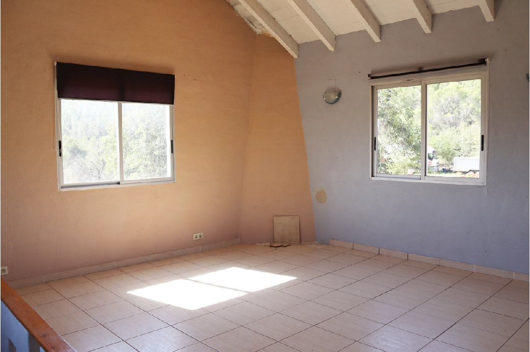 Finca in Jalon te koop, woonoppervlakte 325 m², grondstuk 3520 m², 5 slapkamer, 3 badkamer, Zwembad, ref.: PT-24011-50