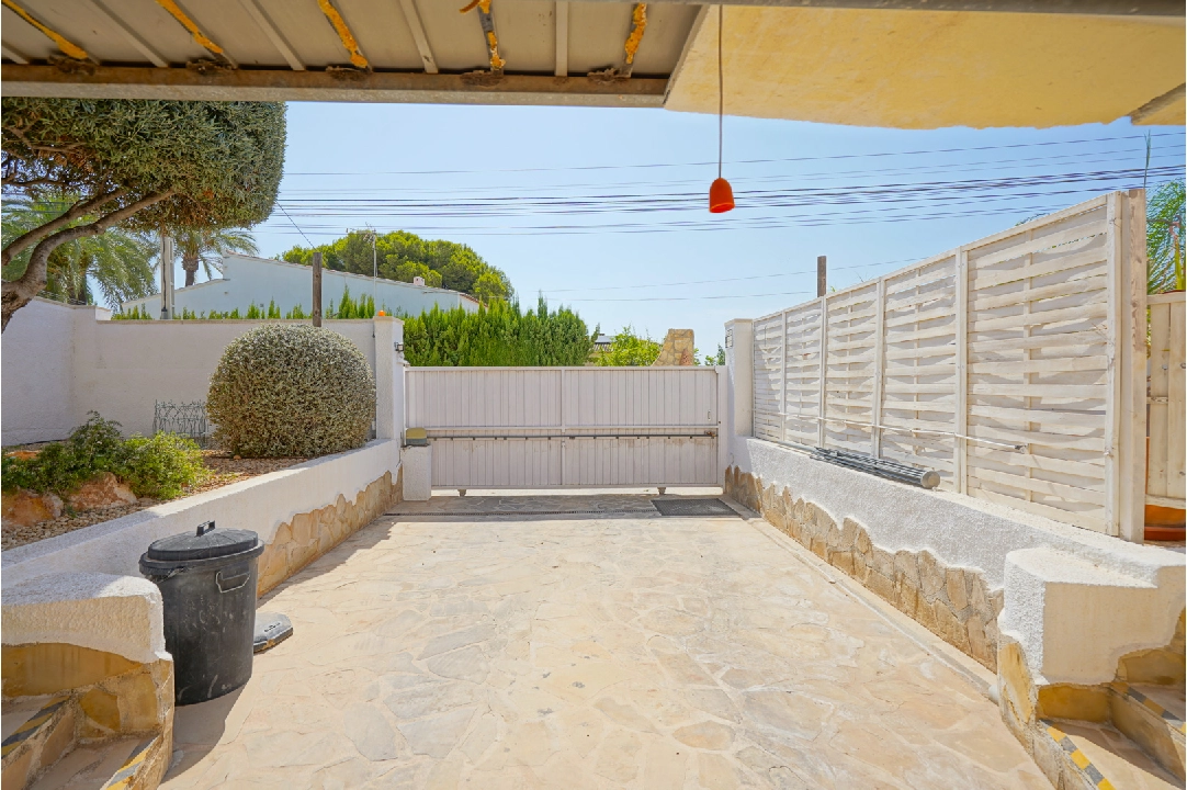 Villa in Calpe(Partida Calalga) te koop, woonoppervlakte 144 m², Airconditioning, grondstuk 555 m², 3 slapkamer, 3 badkamer, Zwembad, ref.: BP-4418CAL-37