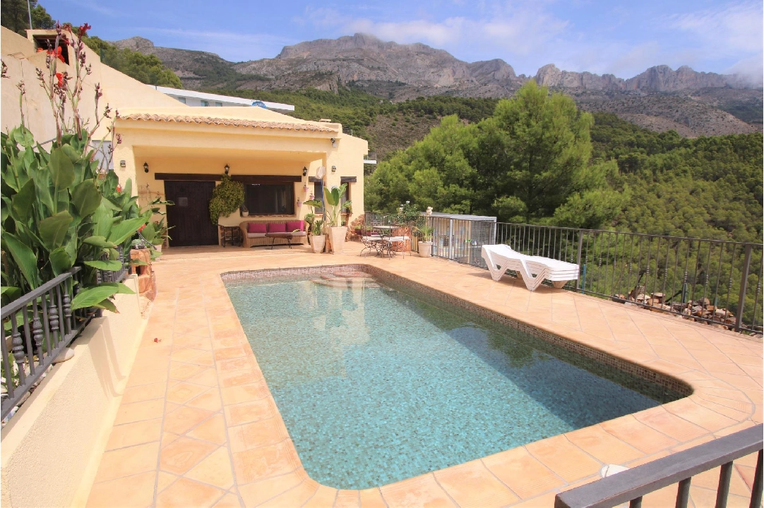 Villa in Callosa d-en Sarria(Callosa D en Sarria) te koop, woonoppervlakte 162 m², grondstuk 670 m², 4 slapkamer, 2 badkamer, Zwembad, ref.: COB-3147-10535-1