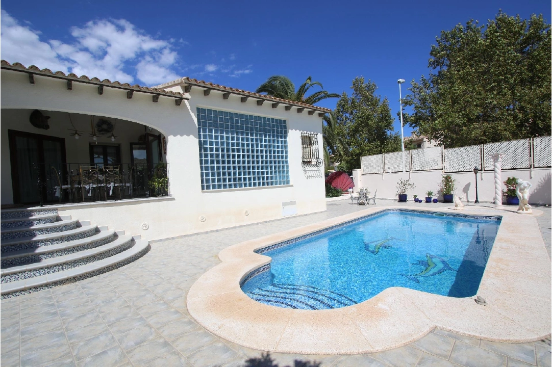 Villa in Calpe(Pla roig) te koop, woonoppervlakte 212 m², Airconditioning, grondstuk 800 m², 2 slapkamer, 2 badkamer, Zwembad, ref.: COB-3301-10535-2