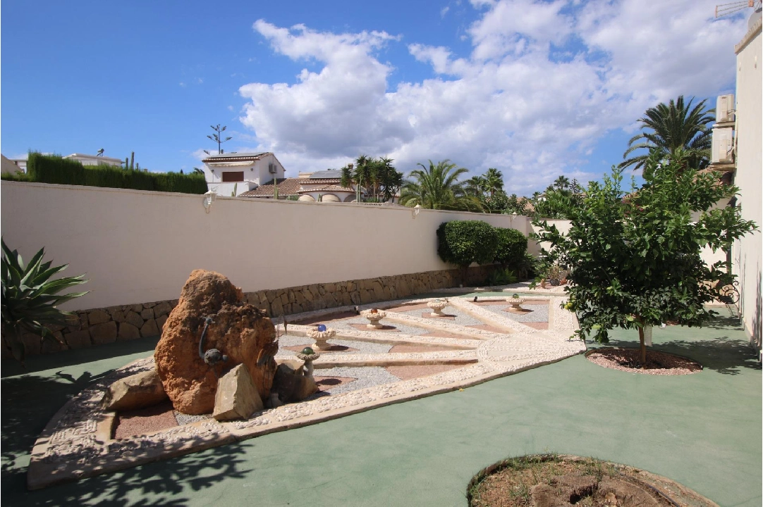 Villa in Calpe(Pla roig) te koop, woonoppervlakte 212 m², Airconditioning, grondstuk 800 m², 2 slapkamer, 2 badkamer, Zwembad, ref.: COB-3301-10535-27