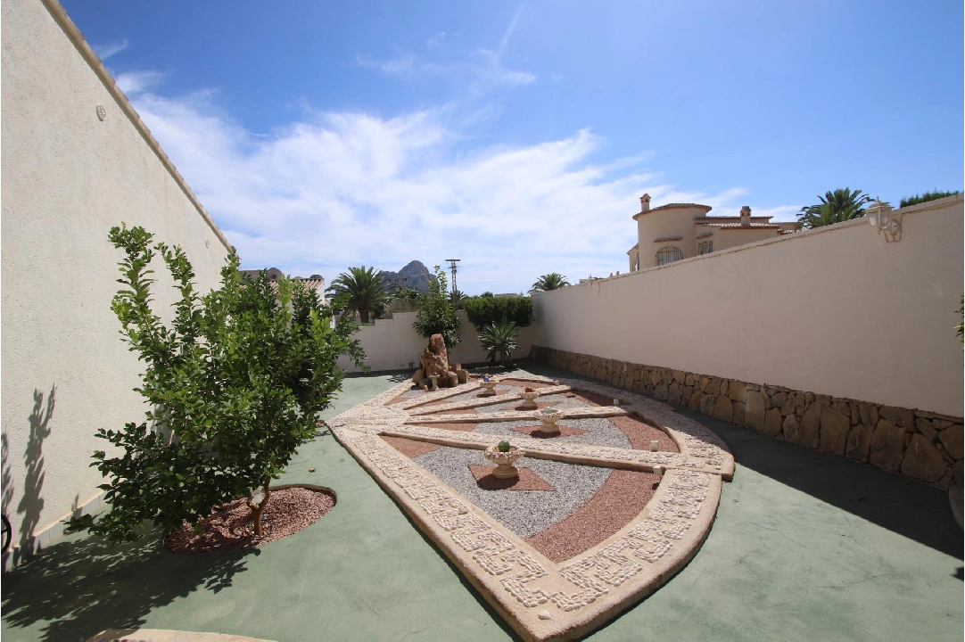 Villa in Calpe(Pla roig) te koop, woonoppervlakte 212 m², Airconditioning, grondstuk 800 m², 2 slapkamer, 2 badkamer, Zwembad, ref.: COB-3301-10535-28