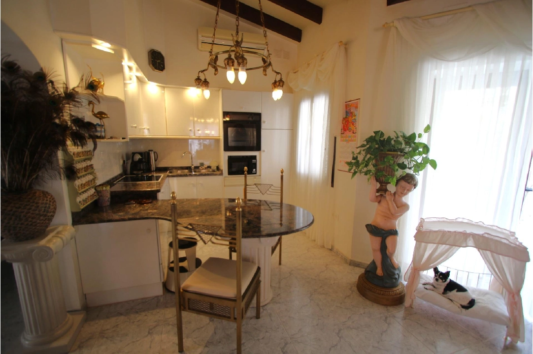 Villa in Calpe(Pla roig) te koop, woonoppervlakte 212 m², Airconditioning, grondstuk 800 m², 2 slapkamer, 2 badkamer, Zwembad, ref.: COB-3301-10535-6