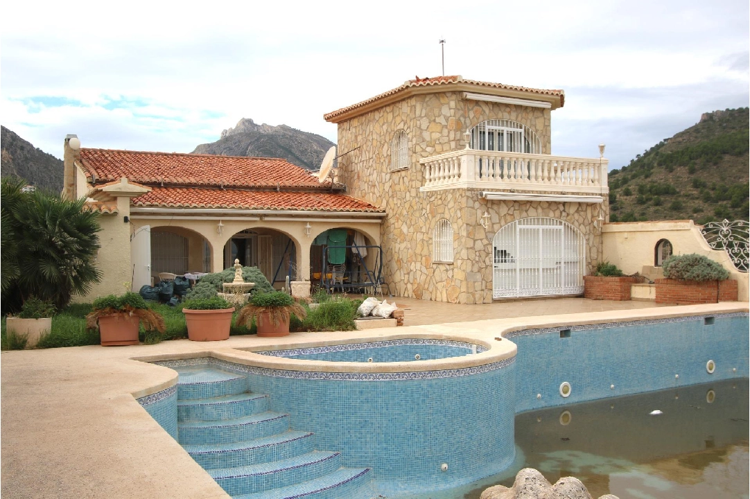 Villa in Calpe(La Canuta) te koop, woonoppervlakte 609 m², grondstuk 3102 m², 4 slapkamer, 4 badkamer, Zwembad, ref.: COB-3330-10535-1