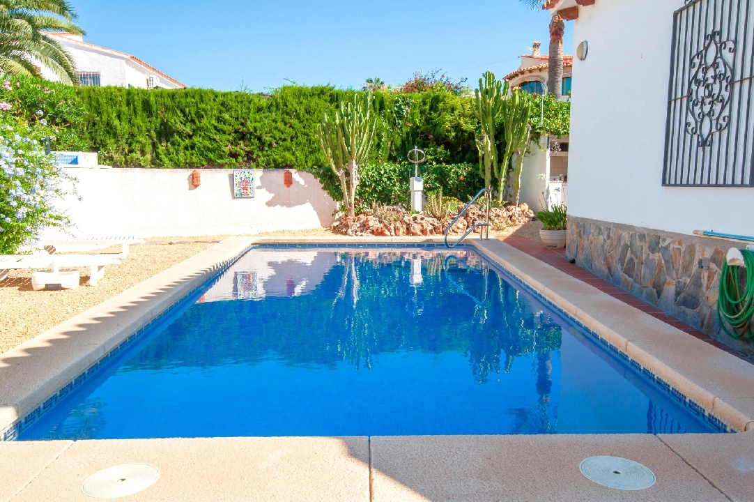 Villa in Calpe(Pla roig) te koop, woonoppervlakte 145 m², Airconditioning, grondstuk 800 m², 3 slapkamer, 2 badkamer, Zwembad, ref.: COB-3377-10535-10