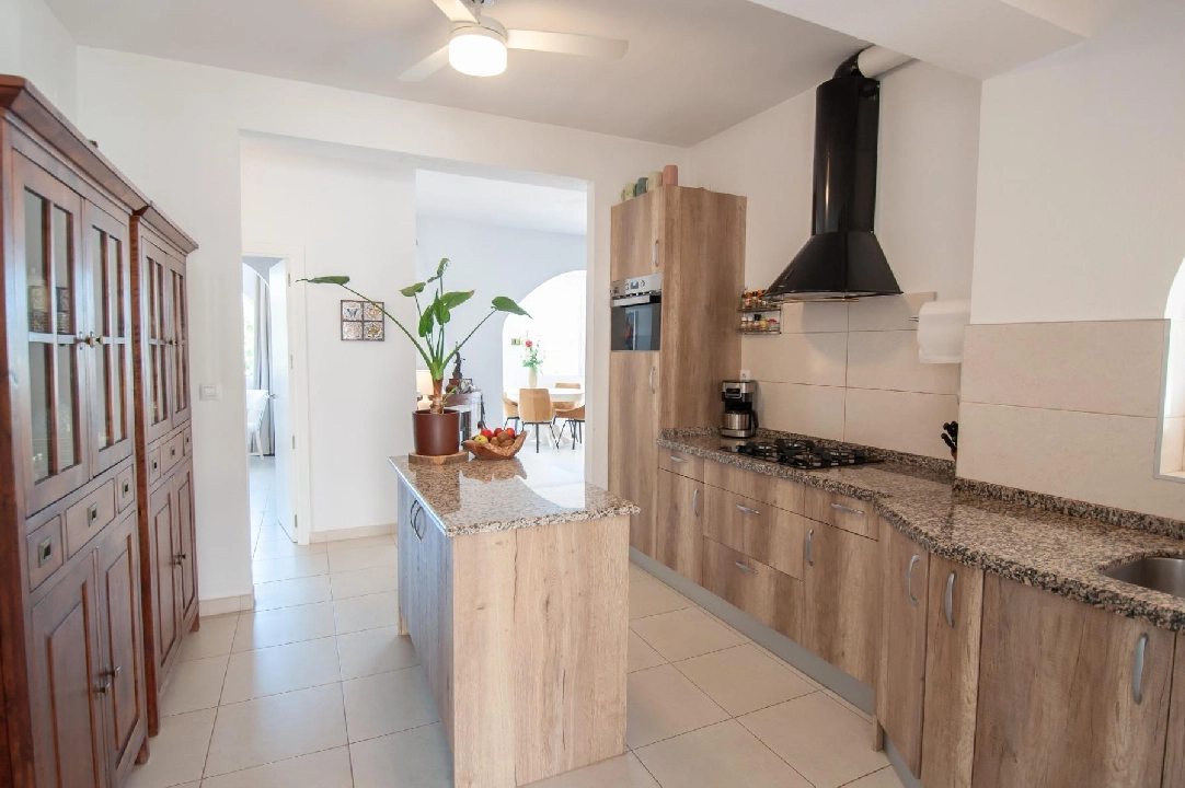 Villa in Calpe(Pla roig) te koop, woonoppervlakte 145 m², Airconditioning, grondstuk 800 m², 3 slapkamer, 2 badkamer, Zwembad, ref.: COB-3377-10535-24