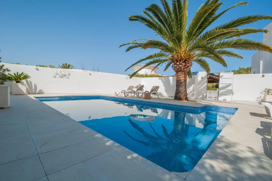 Villa in Benissa(San Jaime) te koop, woonoppervlakte 240 m², Airconditioning, 6 slapkamer, 3 badkamer, Zwembad, ref.: COB-3449-10535-2