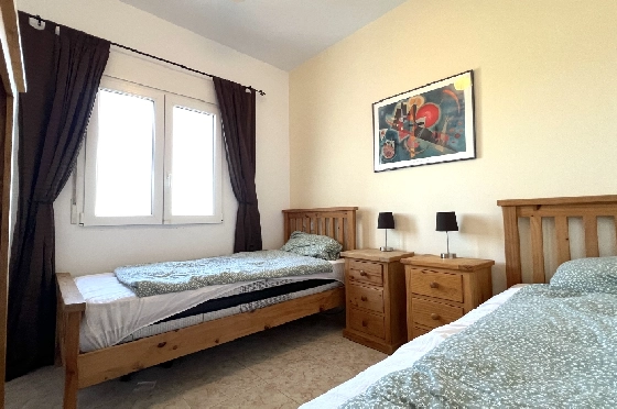 Reihenhaus-Mitte in Pedreguer(Monte Pedreguer) zu verkaufen, Wohnfläche 90 m², Baujahr 2002, Zustand gepflegt, + KLIMA, Klimaanlage, Grundstück 109 m², 2 Schlafzimmer, 1 Badezimmer, Pool, ref.: AS-0724-15