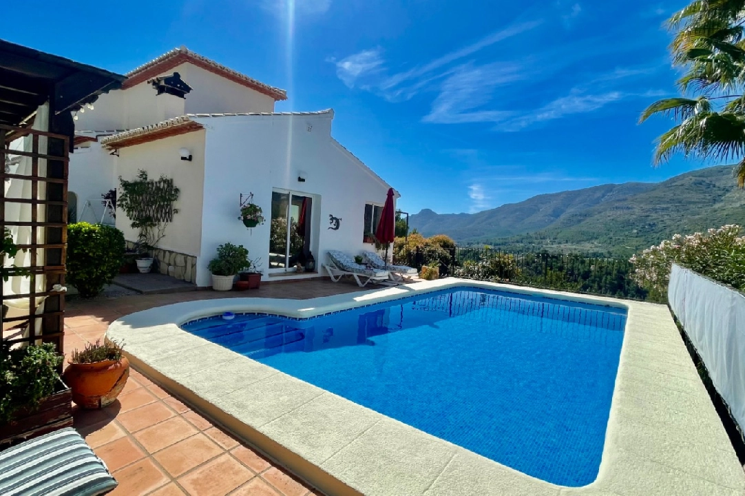 Villa in Benigembla(Valley) te koop, woonoppervlakte 109 m², Bouwjaar 2000, + Centrale verwarming, Airconditioning, grondstuk 390 m², 3 slapkamer, 2 badkamer, Zwembad, ref.: PV-141-01978P-1