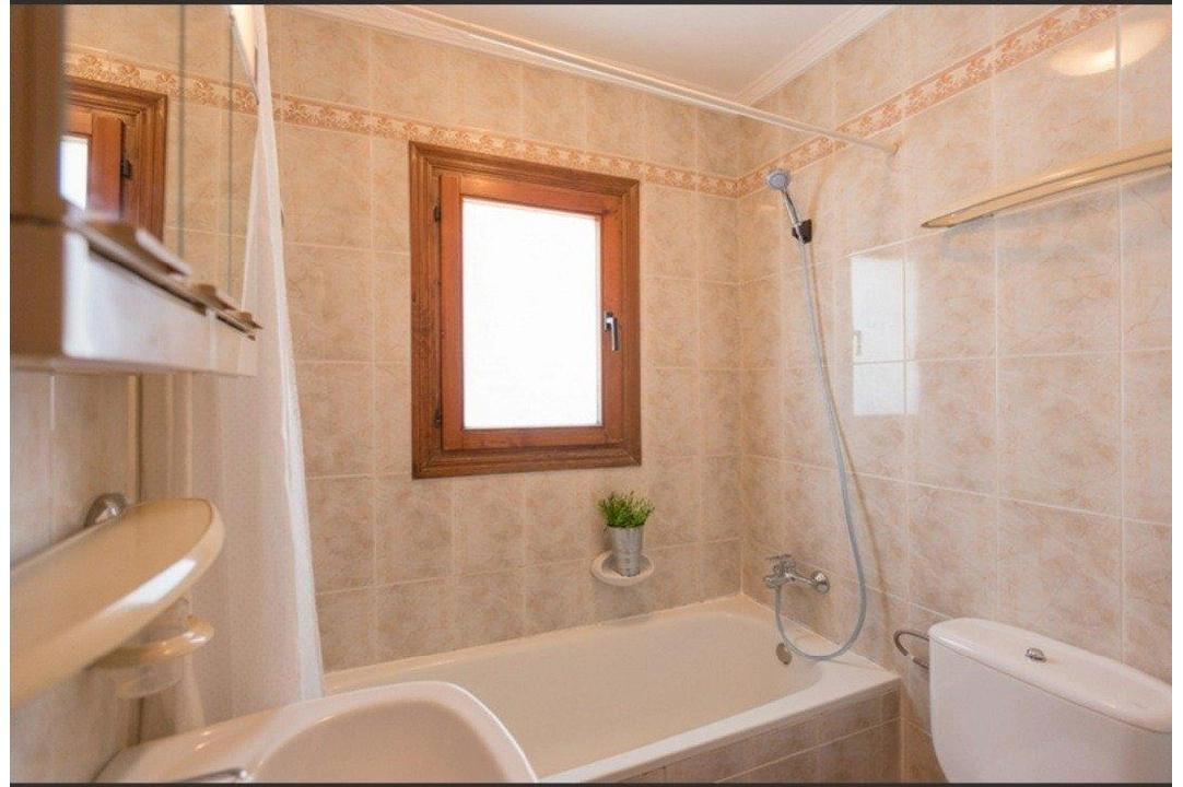 Villa in Calpe te koop, woonoppervlakte 90 m², + Oven, Airconditioning, grondstuk 800 m², 3 slapkamer, 1 badkamer, Zwembad, ref.: AM-11853DR-18