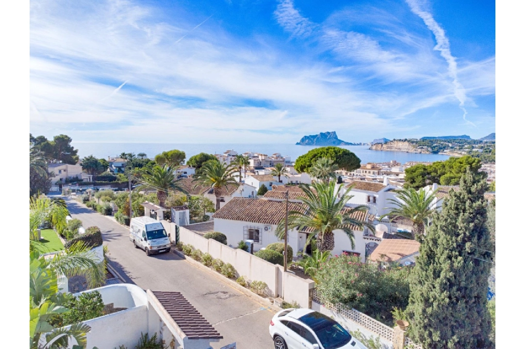 Villa in Moraira te koop, woonoppervlakte 326 m², Bouwjaar 1975, Airconditioning, grondstuk 791 m², 6 slapkamer, 6 badkamer, Zwembad, ref.: AM-12082DA-14