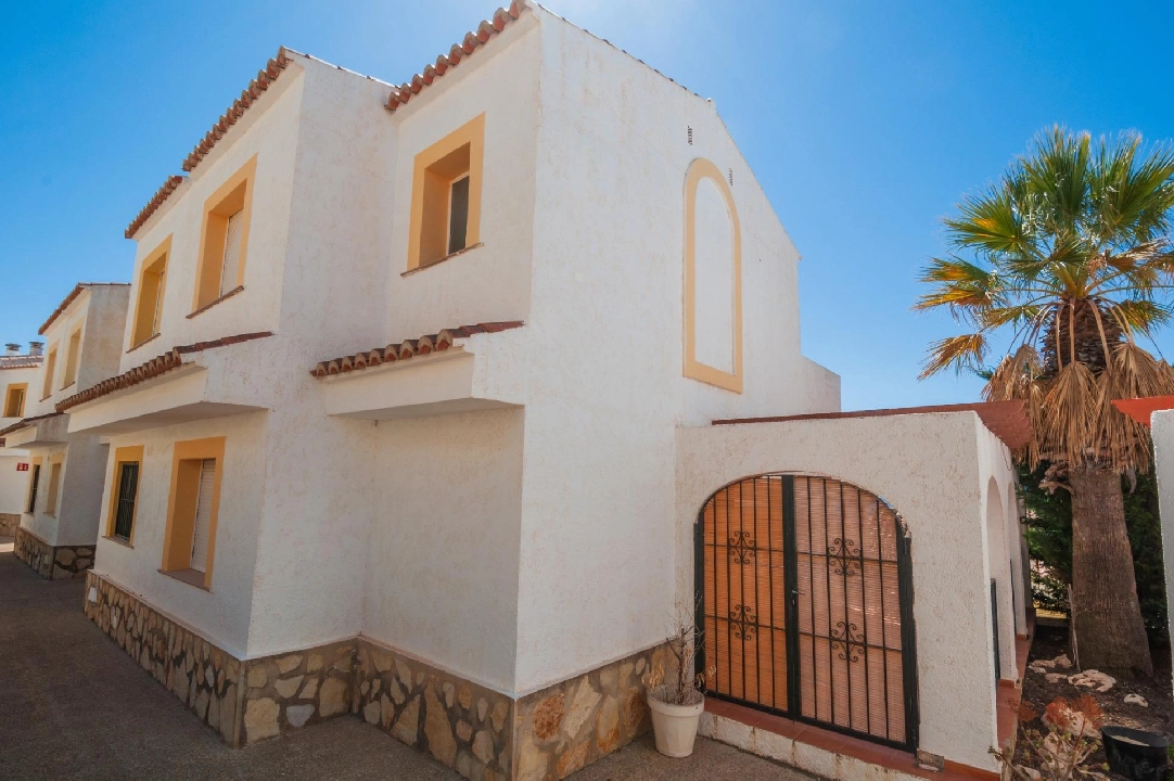 Reihenhaus in Calpe(Calpe) te koop, woonoppervlakte 80 m², Airconditioning, 3 slapkamer, 2 badkamer, Zwembad, ref.: COB-3452-10535-2