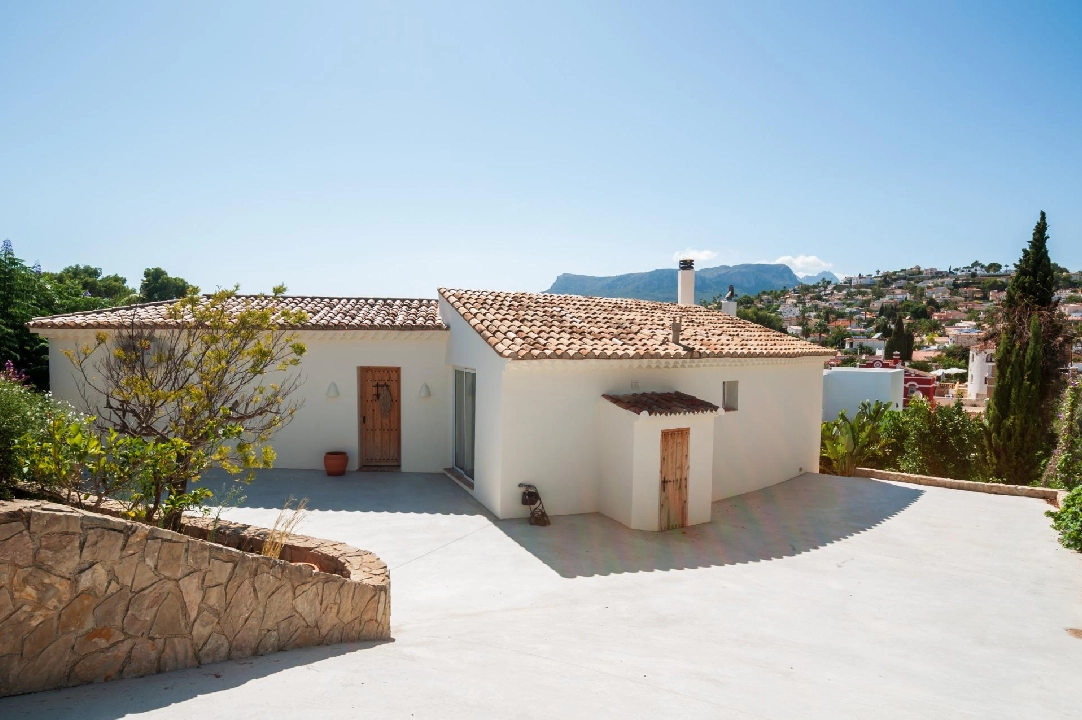 Villa in Calpe(Carrio) te koop, woonoppervlakte 364 m², grondstuk 1197 m², 4 slapkamer, 3 badkamer, Zwembad, ref.: COB-3471-10535-31