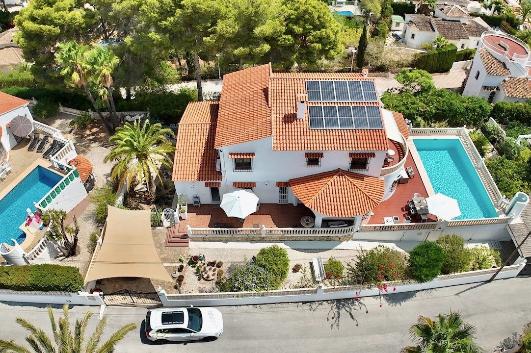 Villa in Benissa(Baladrar) te koop, woonoppervlakte 290 m², Airconditioning, grondstuk 841 m², 5 slapkamer, 4 badkamer, Zwembad, ref.: CA-H-1801-AMBE-14