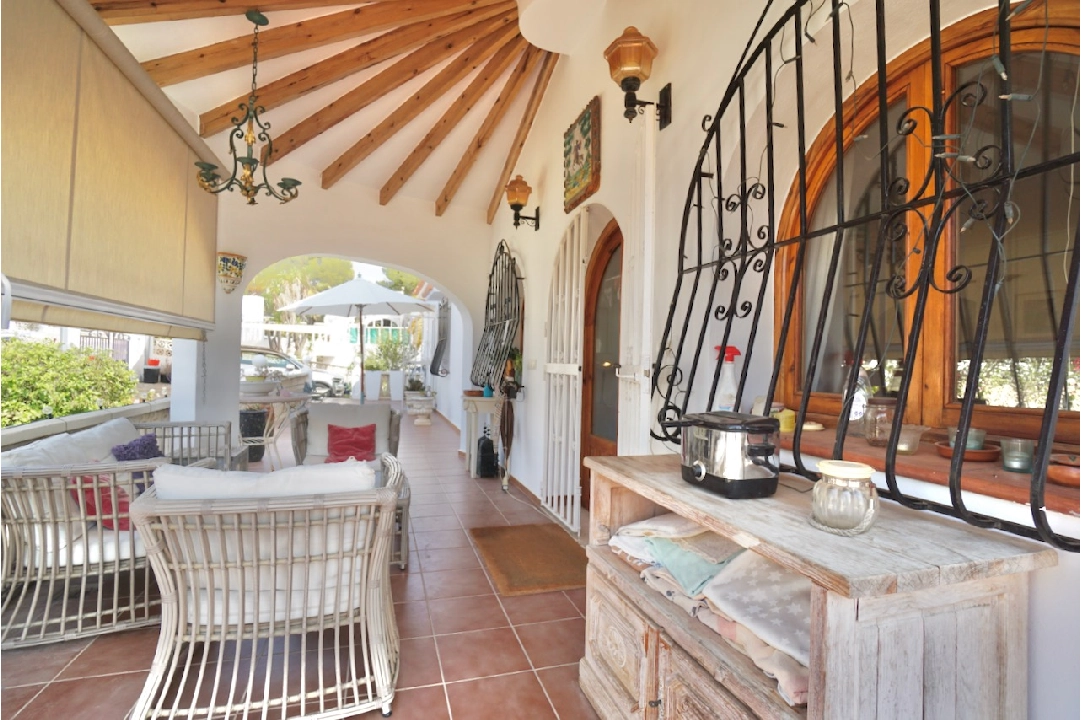 Villa in Benissa(Baladrar) te koop, woonoppervlakte 290 m², Airconditioning, grondstuk 841 m², 5 slapkamer, 4 badkamer, Zwembad, ref.: CA-H-1801-AMBE-21