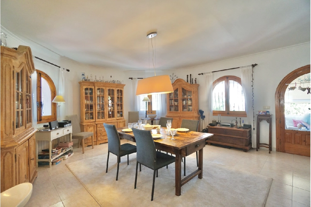 Villa in Benissa(Baladrar) te koop, woonoppervlakte 290 m², Airconditioning, grondstuk 841 m², 5 slapkamer, 4 badkamer, Zwembad, ref.: CA-H-1801-AMBE-30