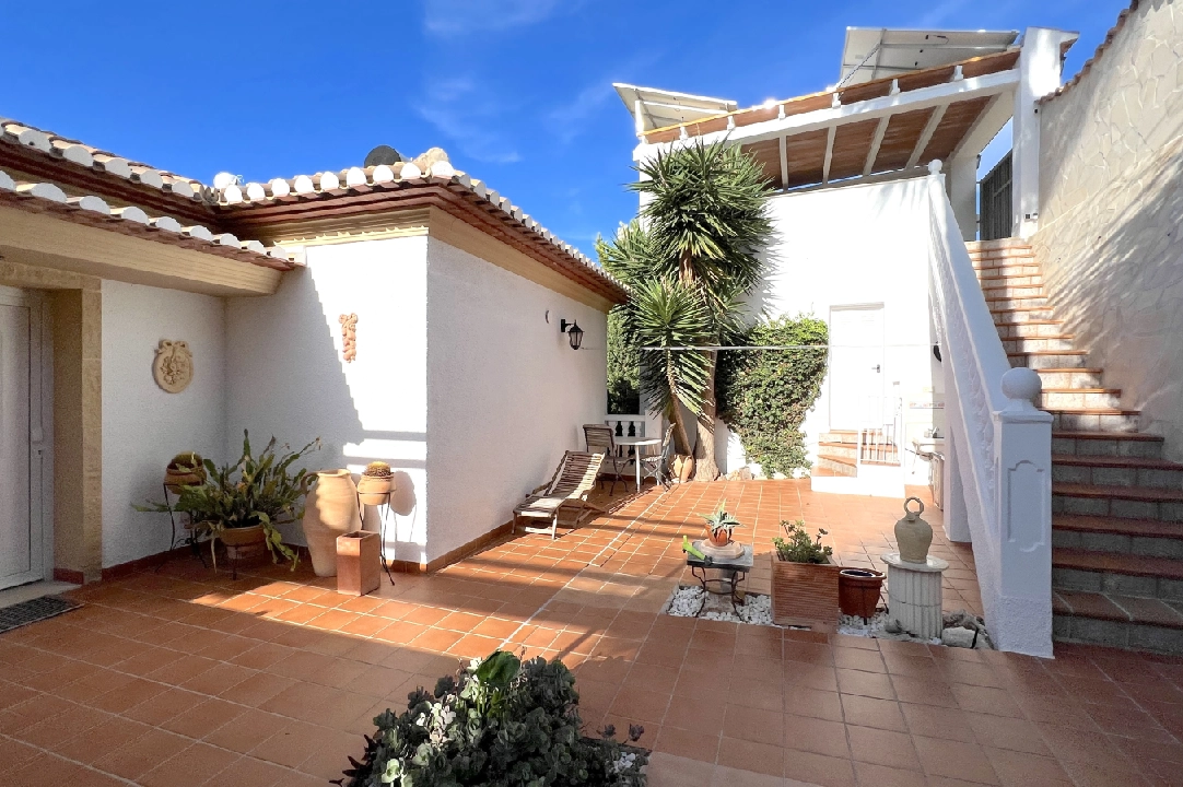 Villa in Denia(Marquesa VI) te koop, woonoppervlakte 122 m², Bouwjaar 2001, Staat netjes, + Vloerverwarming, Airconditioning, grondstuk 802 m², 4 slapkamer, 3 badkamer, Zwembad, ref.: SC-T0924-40