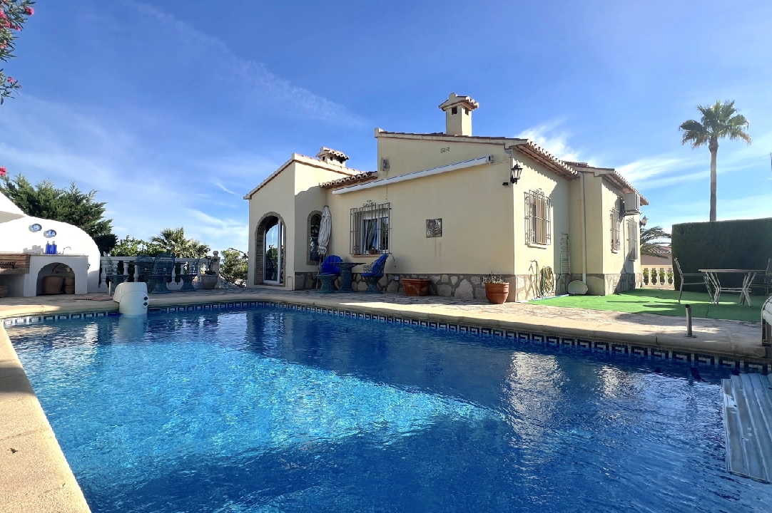 Villa in Denia(Marquesa 6 ) te koop, woonoppervlakte 150 m², Bouwjaar 1995, Staat netjes, + Centrale verwarming, Airconditioning, grondstuk 800 m², 3 slapkamer, 3 badkamer, Zwembad, ref.: AS-0924-2