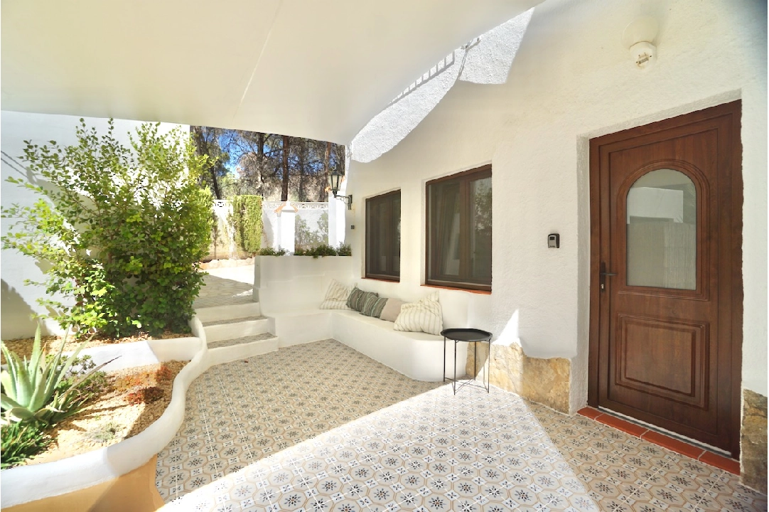 Villa in Benissa(Fanadix) te koop, woonoppervlakte 180 m², Airconditioning, grondstuk 1215 m², 5 slapkamer, 4 badkamer, Zwembad, ref.: CA-H-1812-AMB-29