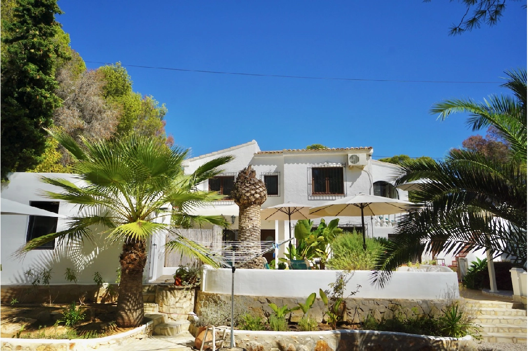 Villa in Benissa(Fanadix) te koop, woonoppervlakte 180 m², Airconditioning, grondstuk 1215 m², 5 slapkamer, 4 badkamer, Zwembad, ref.: CA-H-1812-AMB-9