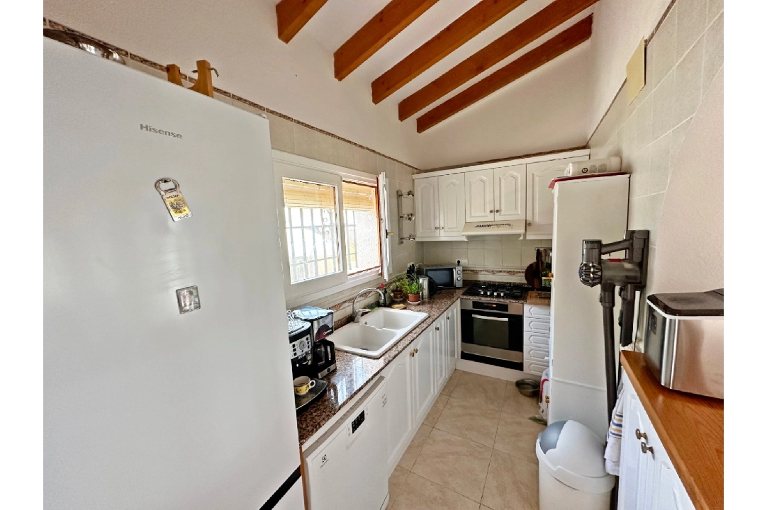 Villa in Pego te koop, woonoppervlakte 122 m², Bouwjaar 2005, + Oven, Airconditioning, grondstuk 560 m², 3 slapkamer, 2 badkamer, Zwembad, ref.: O-V92014D-12