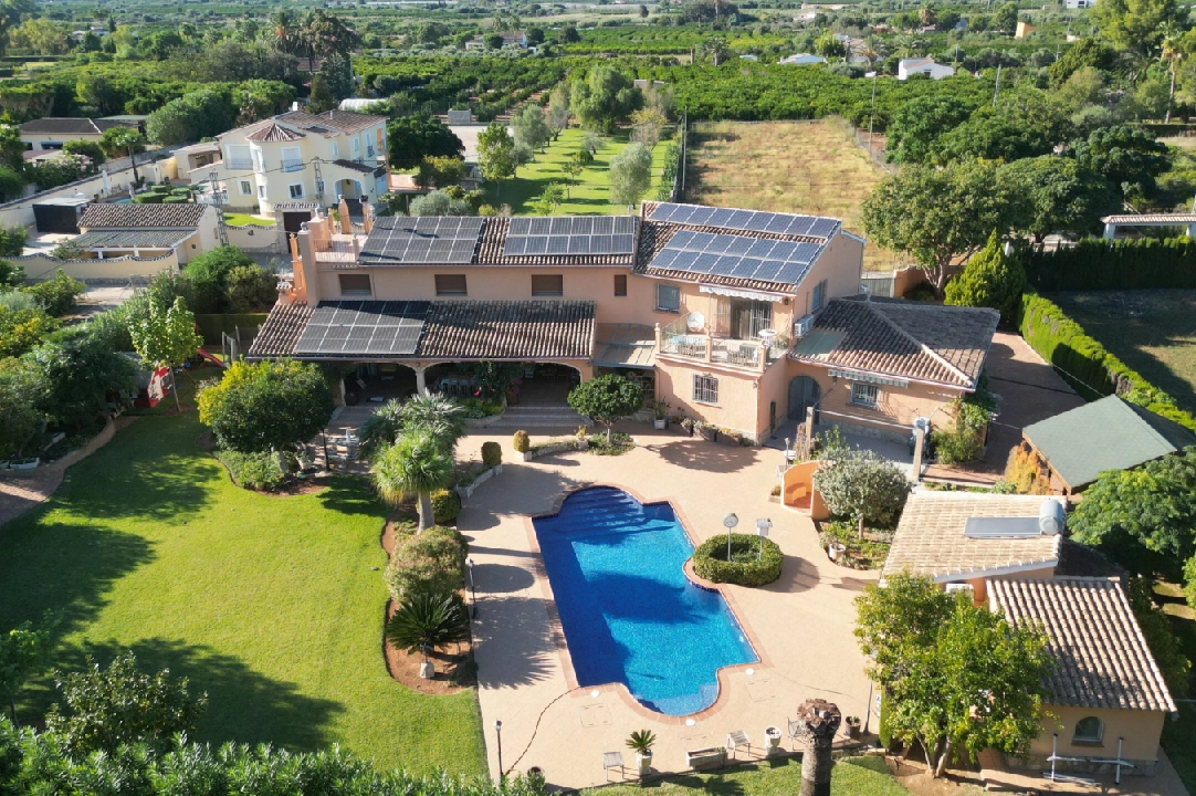 Finca in Pedreguer te koop, woonoppervlakte 350 m², Bouwjaar 2009, Staat netjes, + Centrale verwarming, Airconditioning, grondstuk 3500 m², 4 slapkamer, 4 badkamer, Zwembad, ref.: FK-1224-V-1