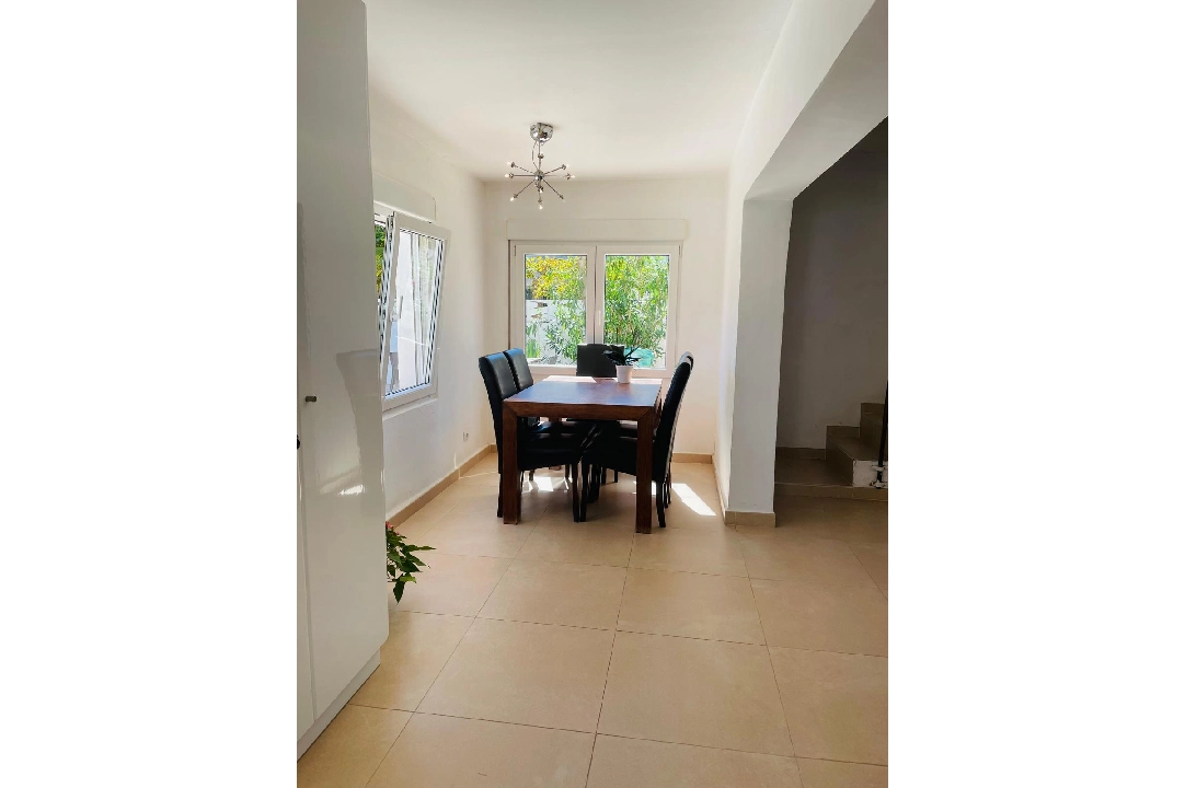 Villa in Denia te koop, woonoppervlakte 133 m², Bouwjaar 1970, Airconditioning, grondstuk 350 m², 3 slapkamer, 2 badkamer, Zwembad, ref.: UM-UV-0624-24