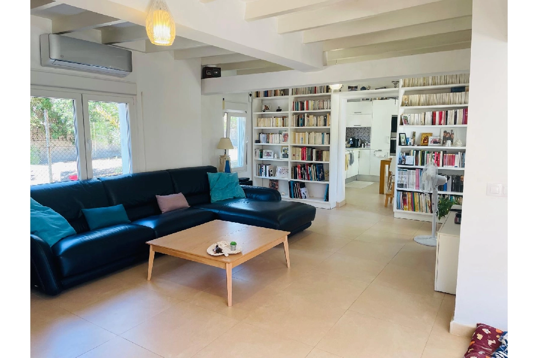 Villa in Denia te koop, woonoppervlakte 133 m², Bouwjaar 1970, Airconditioning, grondstuk 350 m², 3 slapkamer, 2 badkamer, Zwembad, ref.: UM-UV-0624-7