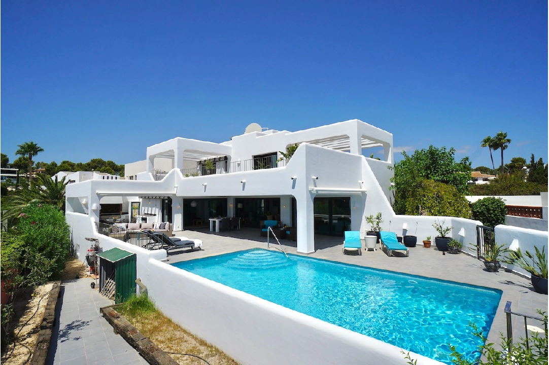 Villa in Moraira(Camarrocha) te koop, woonoppervlakte 261 m², Airconditioning, grondstuk 831 m², 3 slapkamer, 3 badkamer, Zwembad, ref.: CA-H-1670-AMB-1