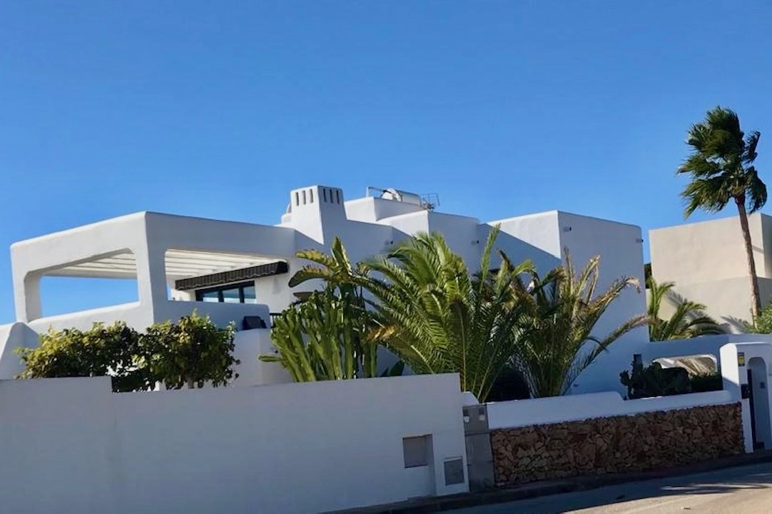 Villa in Moraira(Camarrocha) te koop, woonoppervlakte 261 m², Airconditioning, grondstuk 831 m², 3 slapkamer, 3 badkamer, Zwembad, ref.: CA-H-1670-AMB-14