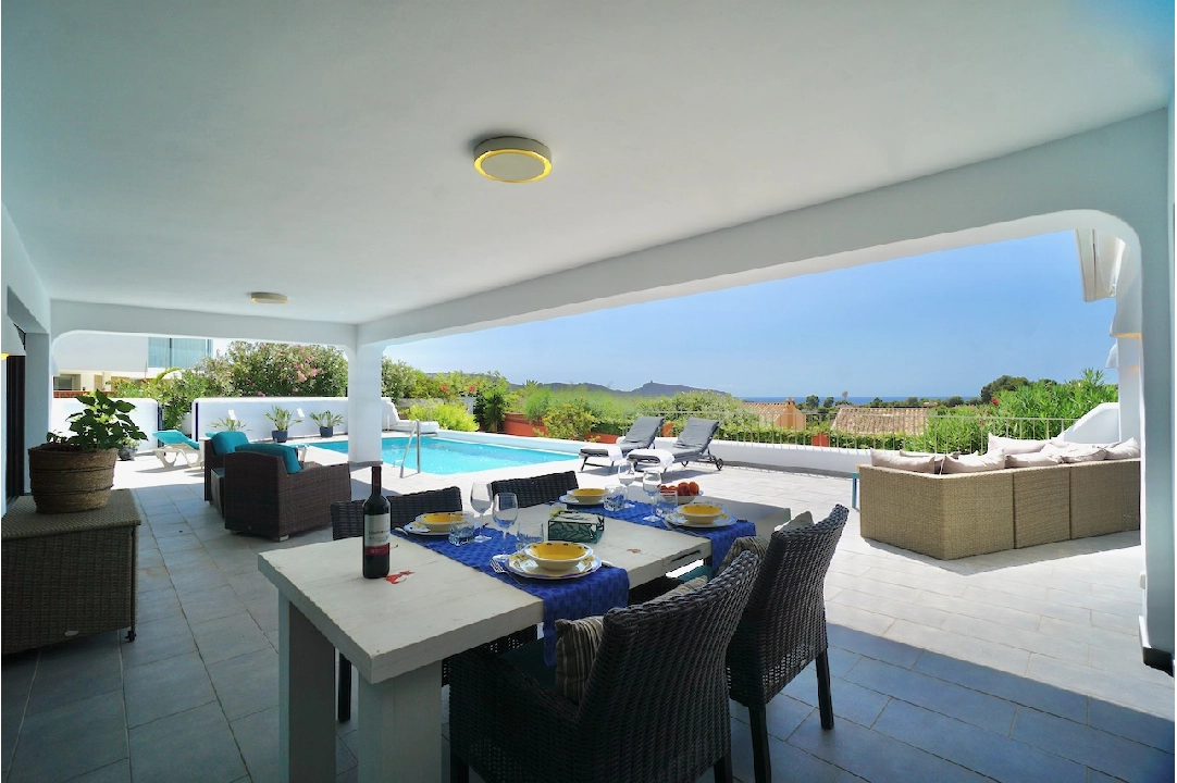 Villa in Moraira(Camarrocha) te koop, woonoppervlakte 261 m², Airconditioning, grondstuk 831 m², 3 slapkamer, 3 badkamer, Zwembad, ref.: CA-H-1670-AMB-23