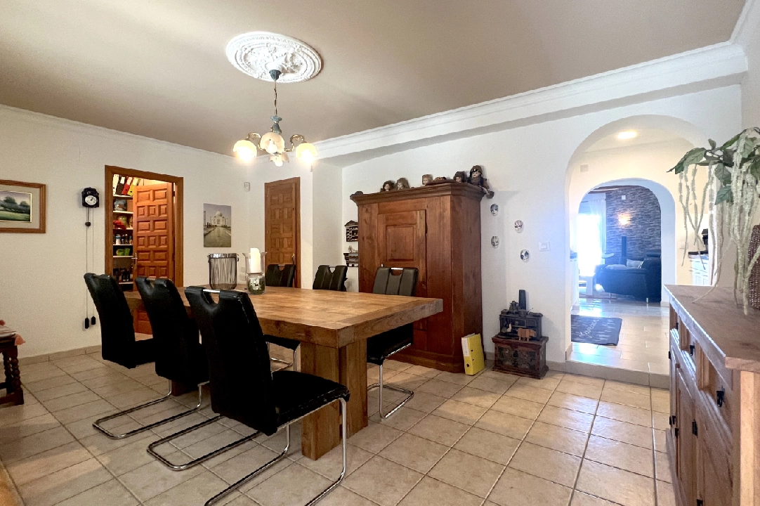 Villa in Denia te koop, woonoppervlakte 190 m², Bouwjaar 1984, Staat netjes, + KLIMA, Airconditioning, grondstuk 1900 m², 4 slapkamer, 4 badkamer, Zwembad, ref.: AS-1024-16