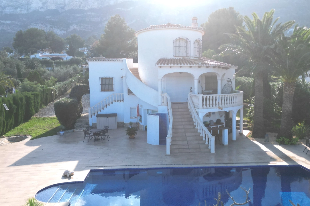 Villa in Denia te koop, woonoppervlakte 190 m², Bouwjaar 1984, Staat netjes, + KLIMA, Airconditioning, grondstuk 1900 m², 4 slapkamer, 4 badkamer, Zwembad, ref.: AS-1024-35