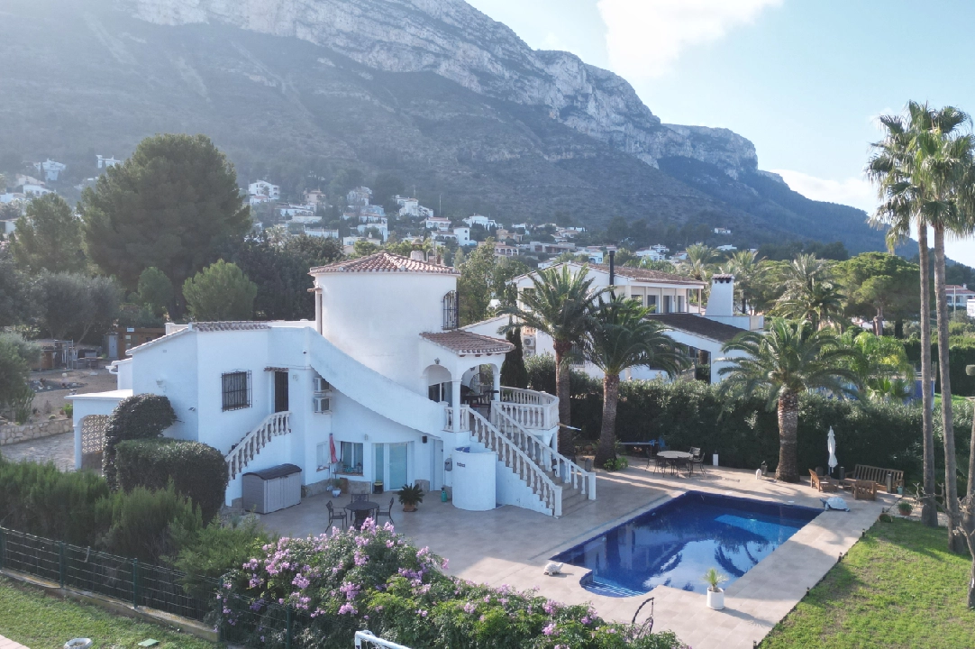 Villa in Denia te koop, woonoppervlakte 190 m², Bouwjaar 1984, Staat netjes, + KLIMA, Airconditioning, grondstuk 1900 m², 4 slapkamer, 4 badkamer, Zwembad, ref.: AS-1024-42