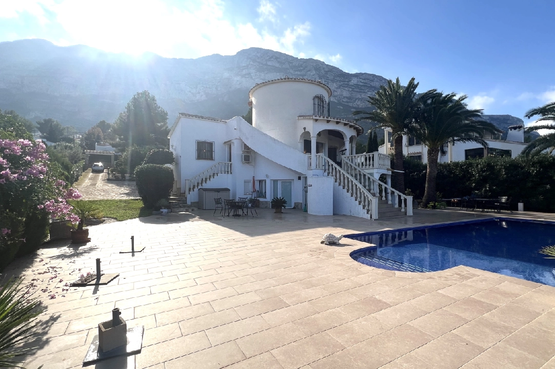 Villa in Denia te koop, woonoppervlakte 190 m², Bouwjaar 1984, Staat netjes, + KLIMA, Airconditioning, grondstuk 1900 m², 4 slapkamer, 4 badkamer, Zwembad, ref.: AS-1024-8