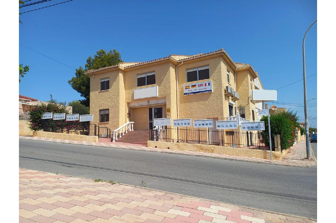 Villa in San Fulgencio te koop, woonoppervlakte 216 m², Airconditioning, grondstuk 268 m², 6 slapkamer, 2 badkamer, ref.: HA-M-1077-1