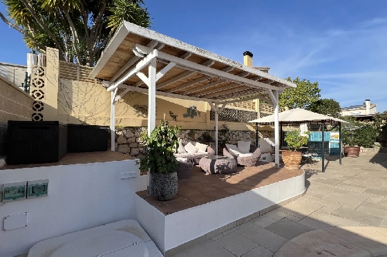 Villa in Gata de Gorgos(Monte Pedreguer) zur Ferienvermietung, Wohnfläche 180 m², Baujahr 2006, + Ofen, Klimaanlage, Grundstück 600 m², 3 Schlafzimmer, 3 Badezimmer, Pool, ref.: T-0624-31