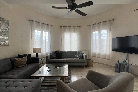 Villa in Gata de Gorgos(Monte Pedreguer) zur Ferienvermietung, Wohnfläche 180 m², Baujahr 2006, + Ofen, Klimaanlage, Grundstück 600 m², 3 Schlafzimmer, 3 Badezimmer, Pool, ref.: T-0624-8