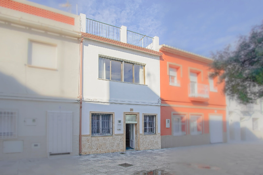 Stadthaus in Denia te koop, woonoppervlakte 82 m², Bouwjaar 1950, + KLIMA, Airconditioning, 3 slapkamer, 2 badkamer, Zwembad, ref.: BP-C3XY8224DEN-1