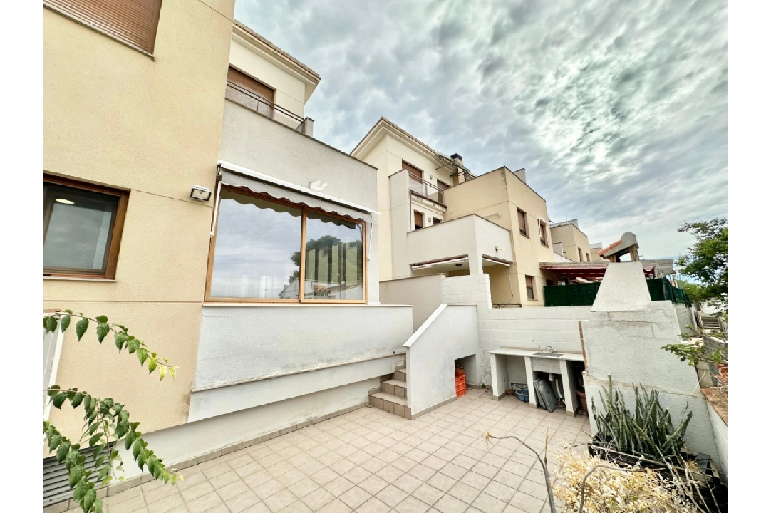 Reihenhaus in Gandia te koop, woonoppervlakte 310 m², Bouwjaar 2008, + KLIMA, Airconditioning, 4 slapkamer, 3 badkamer, Zwembad, ref.: O-V92614-1