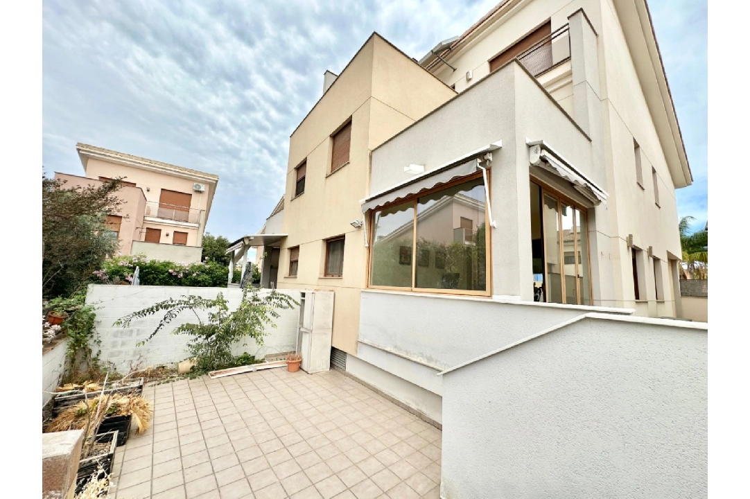 Reihenhaus in Gandia te koop, woonoppervlakte 310 m², Bouwjaar 2008, + KLIMA, Airconditioning, 4 slapkamer, 3 badkamer, Zwembad, ref.: O-V92614-3