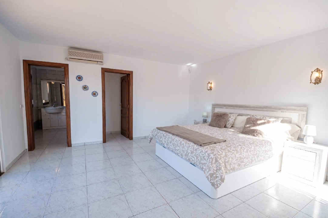 Villa in Calpe(Playa De La Fossa) te koop, woonoppervlakte 195 m², Airconditioning, grondstuk 500 m², 3 slapkamer, 3 badkamer, Zwembad, ref.: COB-3496-10535-17