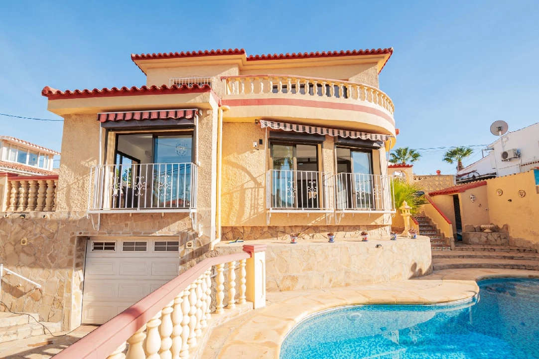 Villa in Calpe(Playa De La Fossa) te koop, woonoppervlakte 195 m², Airconditioning, grondstuk 500 m², 3 slapkamer, 3 badkamer, Zwembad, ref.: COB-3496-10535-21